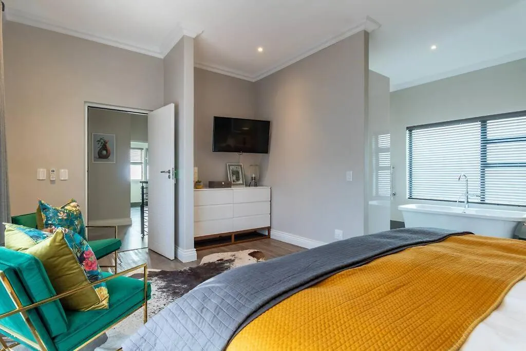 Holiday home Songbird D'Aria Cape Town Luxury House On Wine Estate Villa