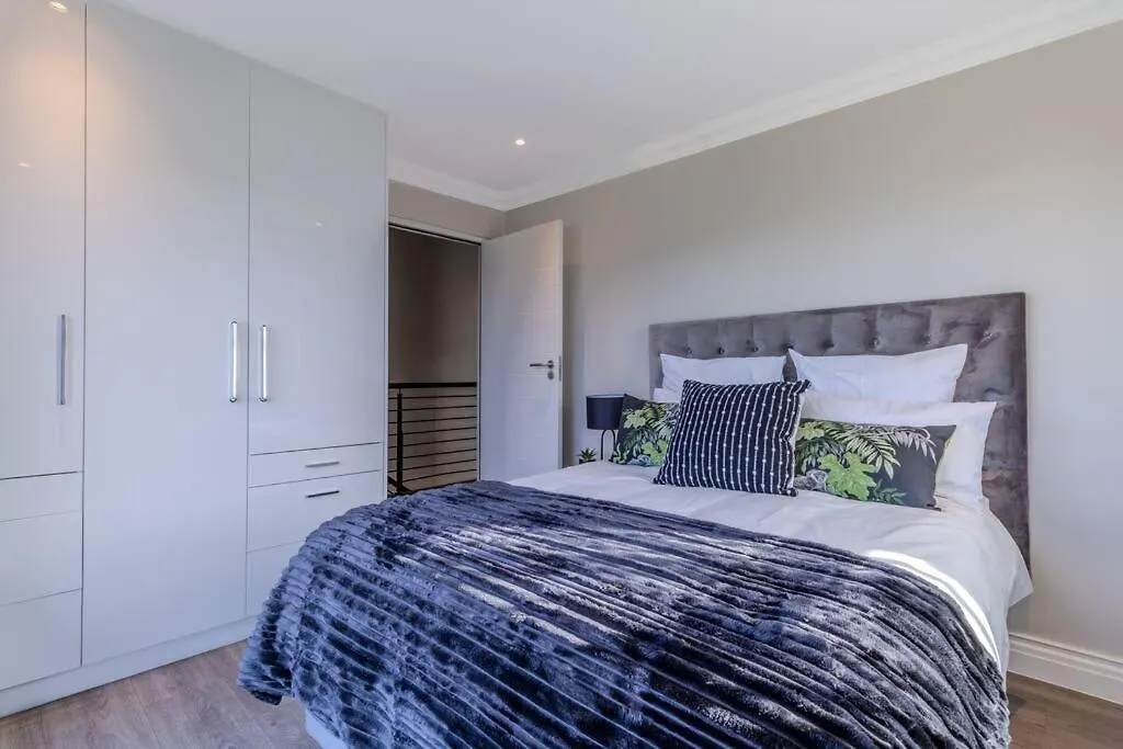 Holiday home Songbird D'Aria Cape Town Luxury House On Wine Estate Villa South Africa